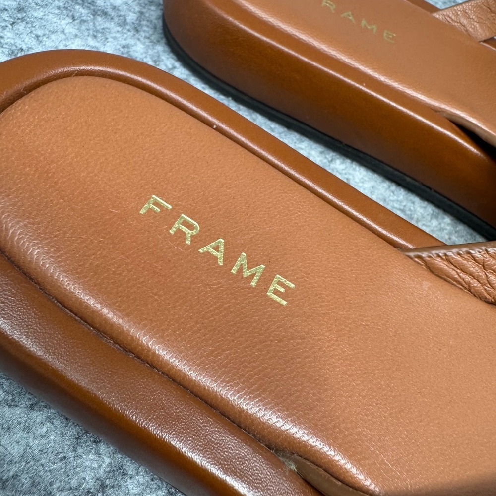 FRAME Denim Brown Leather Flip Sandal - Picture 5 of 10
